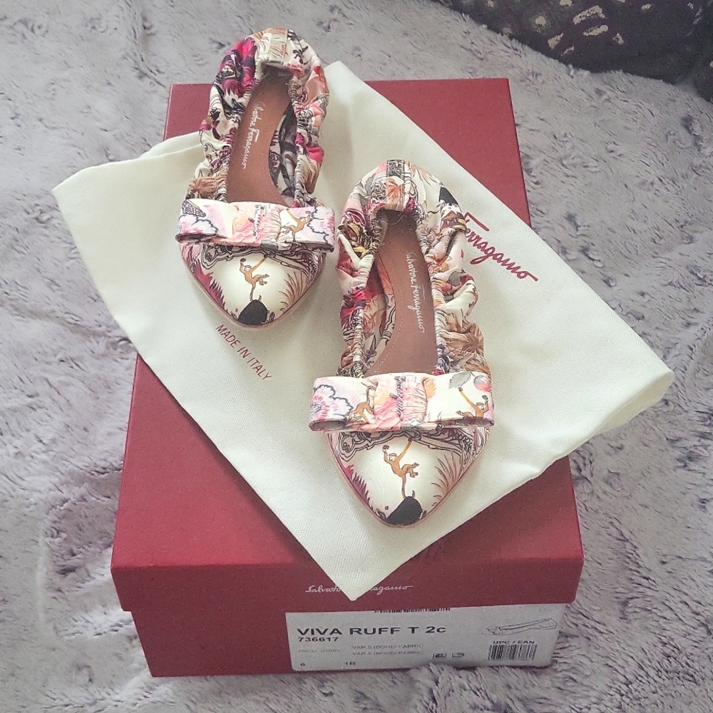 FERRAGAMO FLATS